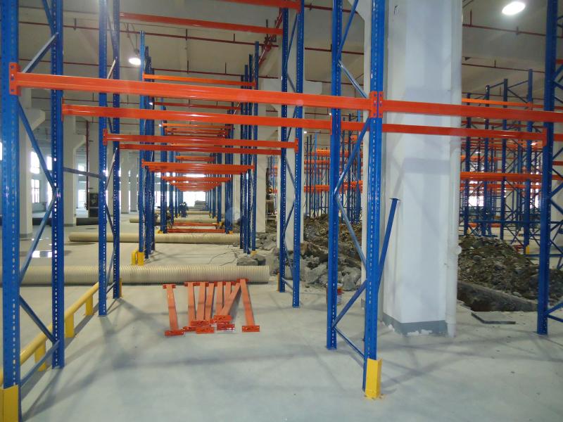 重（chóng）型貨（huò）架